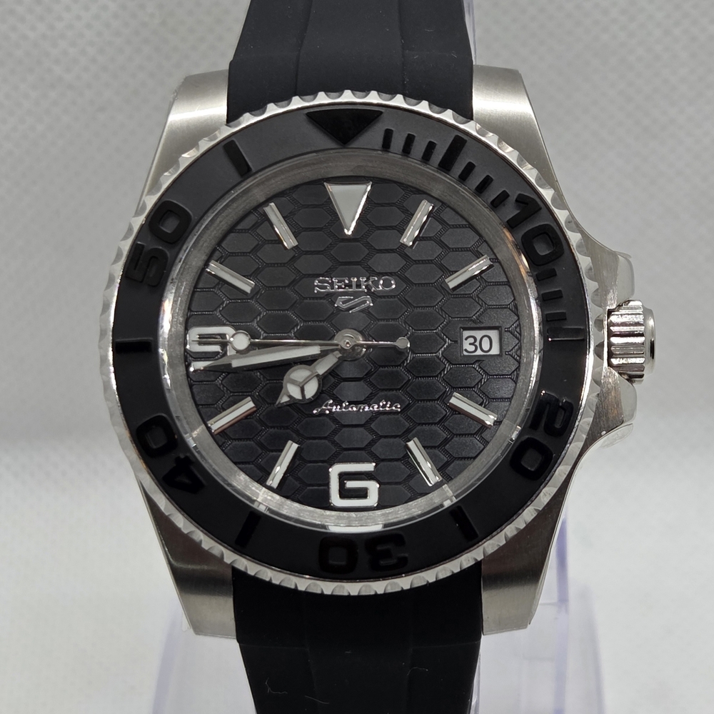 Custom 40mm Automatic Seiko Mod Watch Black Date Sub Dweller NH35